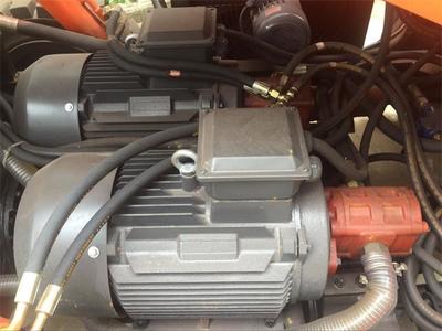 廣西扒渣機 二手輪胎式爬扒機 礦山機械設(shè)備扒渣機_襄陽永力通機械銷售部 - 商國互聯(lián)網(wǎng)