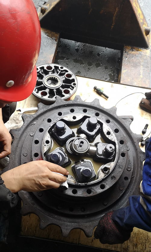 扒渣機(jī)履帶行走馬達(dá)